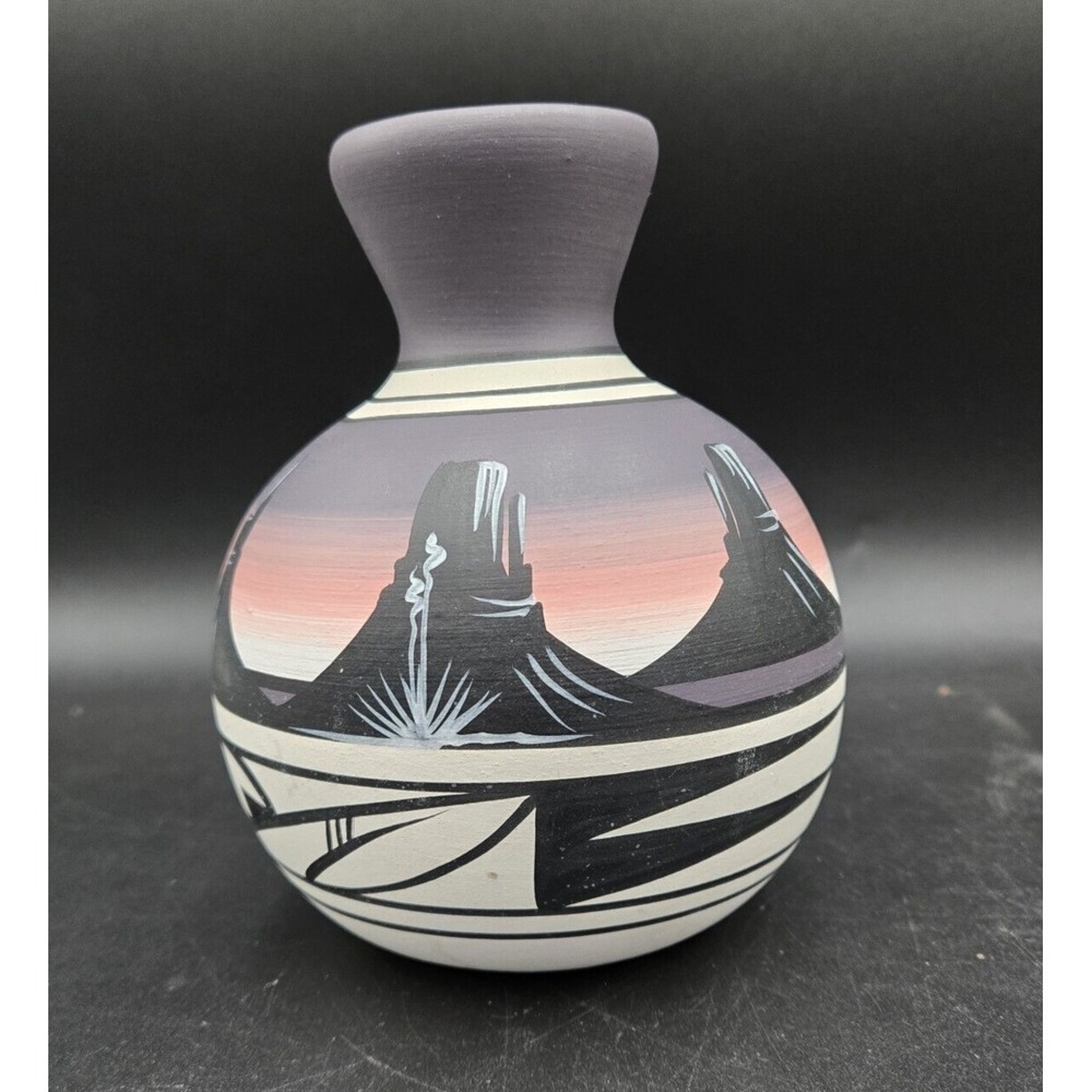 Mesa‎ Pottery Approx 5 In Desert Storm Navajo Hand Painted Vase Southwest Sunset